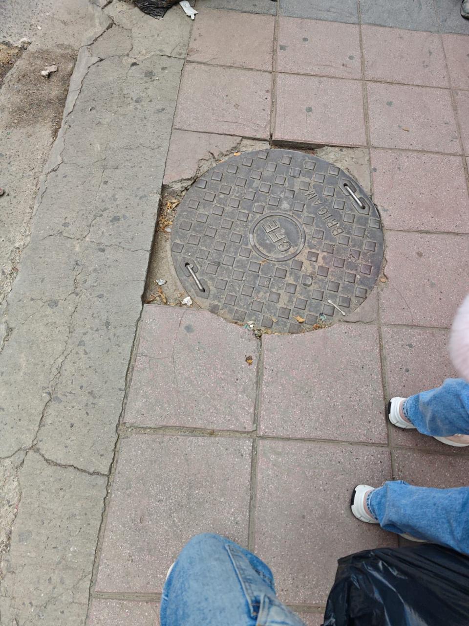 Registro de servicios sobre la banqueta en Zona Centro