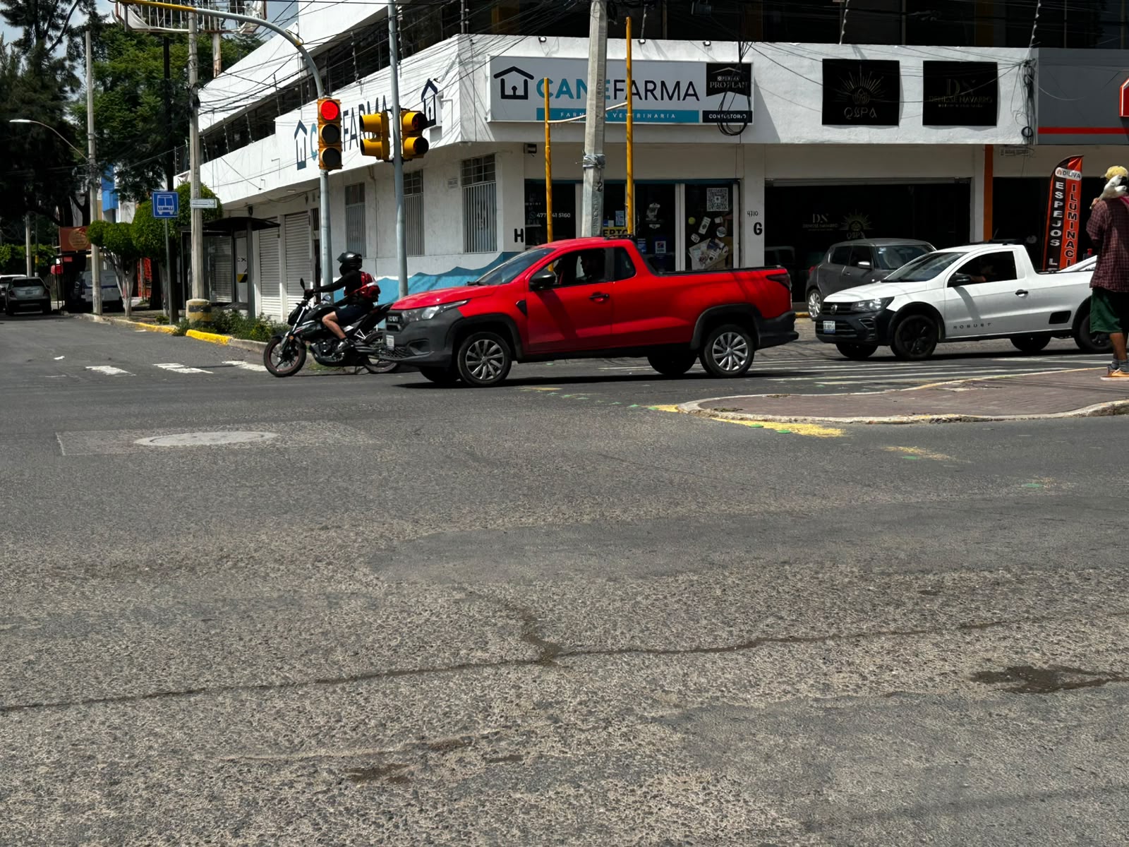 Cruce Blvd. Paseo de Jerez y Blvd. Mariano Escobedo Pte., otro ángulo