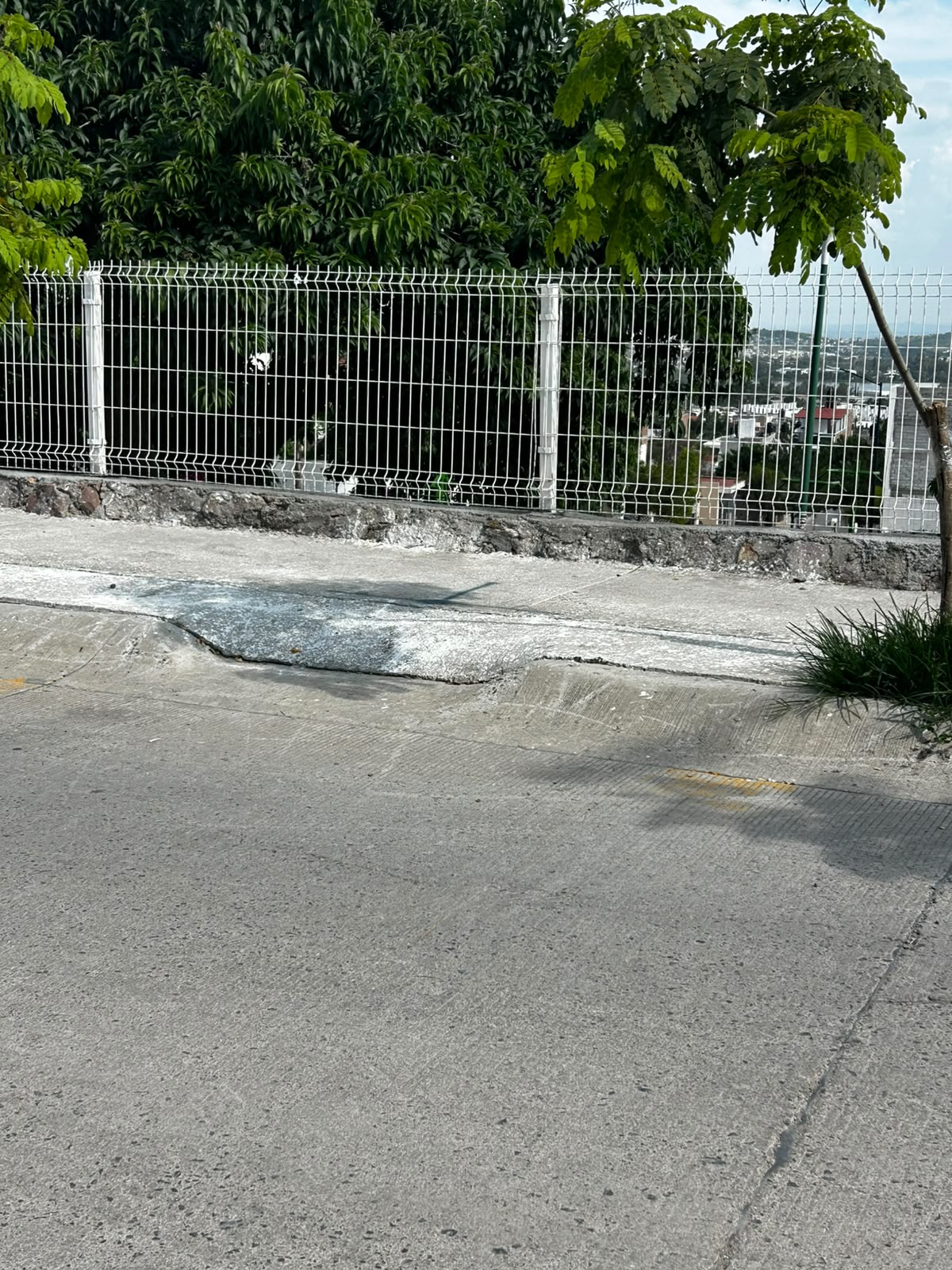 Rampa reformada en fraccionamiento privado, otro ángulo